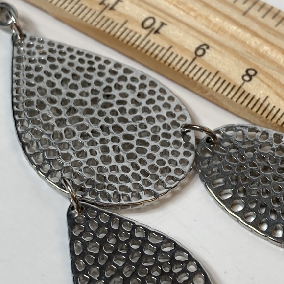 Punched Hole Silver Tone 18" 3" Extender Necklace Multi Tier Teardrop O… - Picture 7 of 9